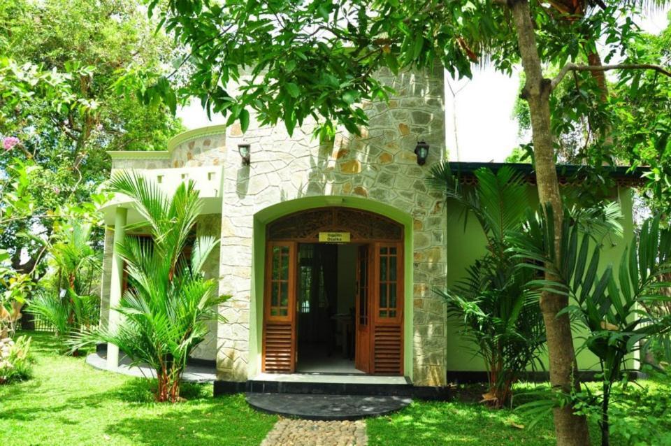 Hotel Sobana Lake Front Udawalawe Zewnętrze zdjęcie