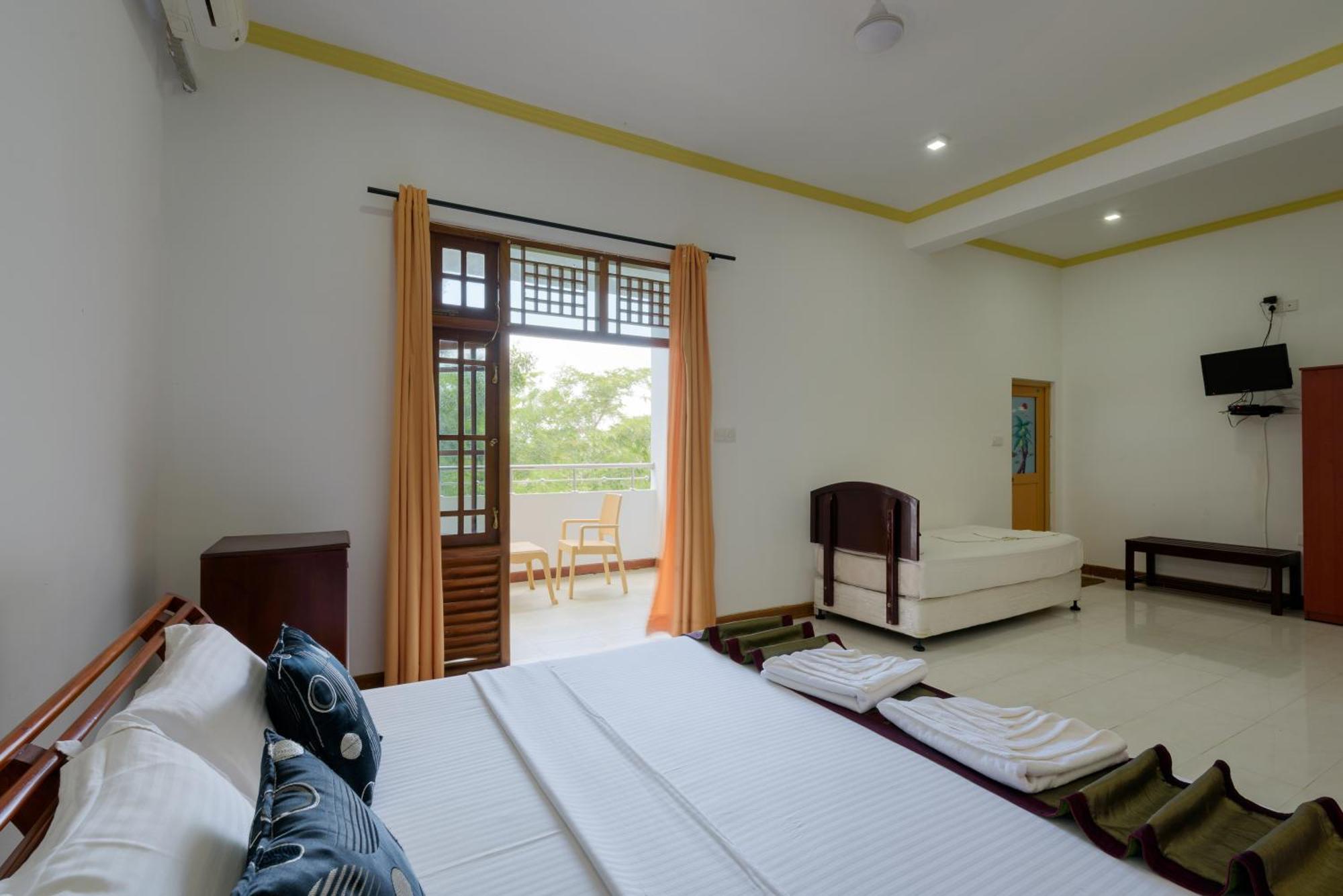 Hotel Sobana Lake Front Udawalawe Zewnętrze zdjęcie