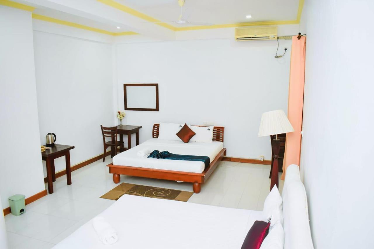 Hotel Sobana Lake Front Udawalawe Zewnętrze zdjęcie