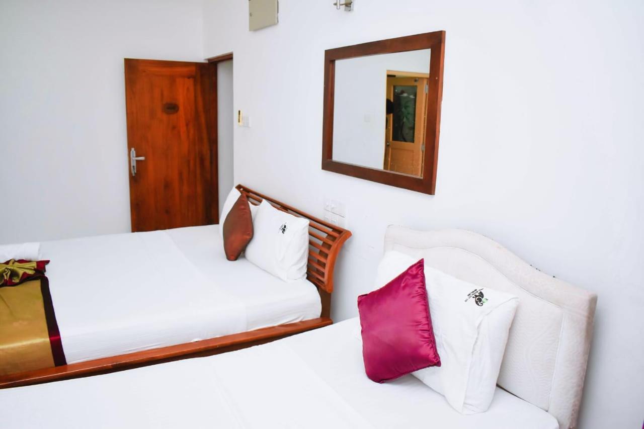 Hotel Sobana Lake Front Udawalawe Zewnętrze zdjęcie