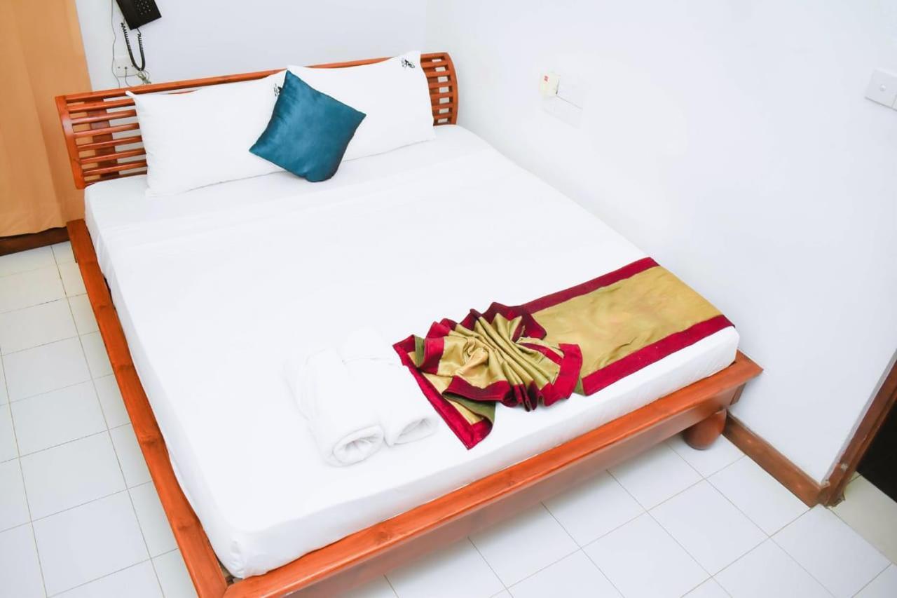 Hotel Sobana Lake Front Udawalawe Zewnętrze zdjęcie